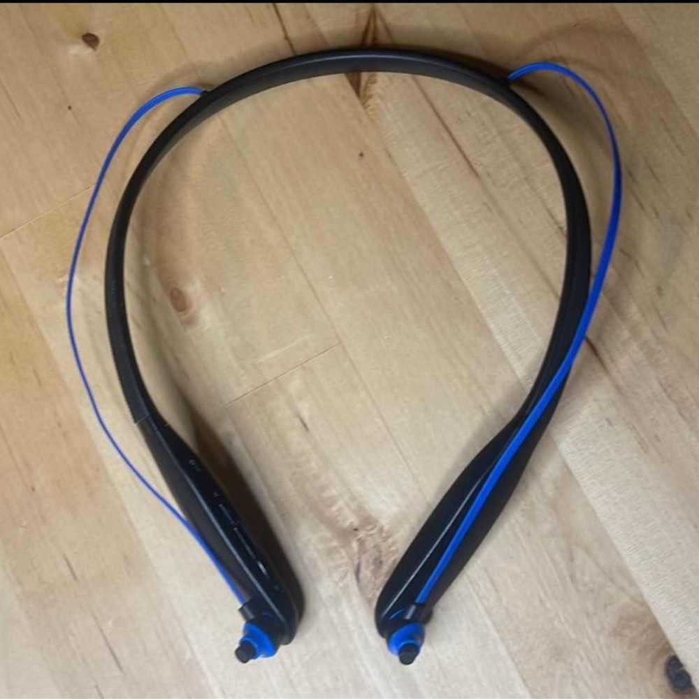 Motorola 89807N Surround Bluetooth Earbud Headphones